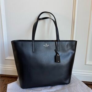 Kate Spade Janie Black Leather Medium Tote zip closure